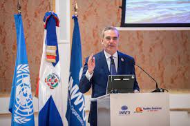Abinader informa República Dominicana tendrá una línea aérea bandera