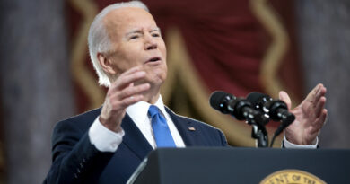 La aprobación de Biden cae al 33 %, según una encuesta