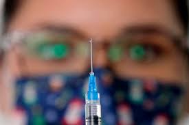 Chile ya comenzó a aplicar la cuarta dosis de la vacuna contra el COVID-19 a personas inmunocomprometidas