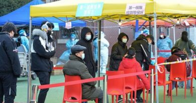 China detecta más casos de variante Ómicron mientras varias ciudades endurecen restricciones
