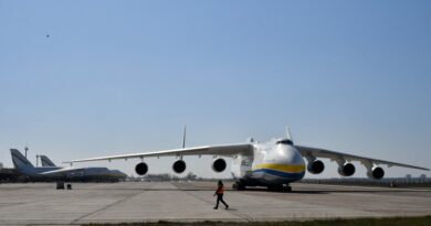 El Ministerio de Defensa de Rusia anuncia la toma de un aeródromo en las afueras de Kiev