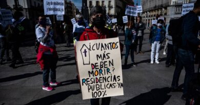 Familiares de víctimas de geriátricos madrileños denuncian el bloqueo de la investigación de fallecimientos durante la pandemia