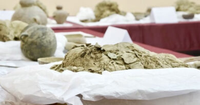 Perú presenta varios niños momificados y restos esqueléticos de adultos, al parecer sacrificados en un ritual funerario hace más de 1.000 años