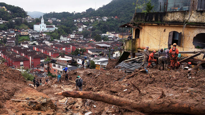 Numero de víctimas por intensas lluvias en Petrópolis se eleva a 78 muertos: Aún se desconoce la cifra de desaparecidos