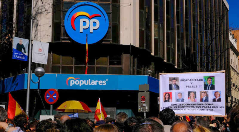 El Congreso Extraordinario del Partido Popular abre la puerta del liderazgo del principal partido de la oposición en España a Núñez Feijóo