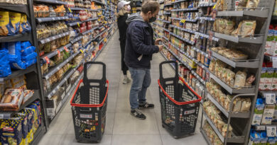 El Gobierno de España permite "excepcionalmente" a los supermercados limitar la cantidad de productos a los consumidores