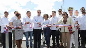 Tras 20 años de espera, presidente Abinader les construye muelle a pescadores de Boca Chica