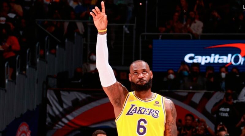 LeBron James supera a Malone y se convierte en el segundo máximo anotador de la NBA