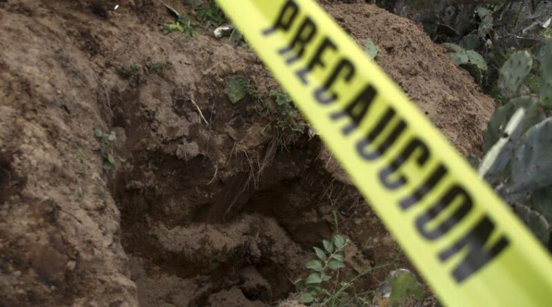 Encuentran en Baja California Sur varias fosas clandestinas con restos humanos