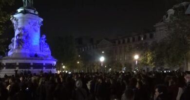 Manifestación en París tras la segunda vuelta de las elecciones presidenciales