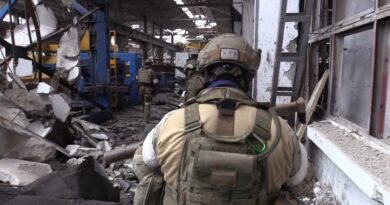 Tropas de Donetsk ingresan en la planta metalúrgica Azovstal, el bastión de los nacionalistas ucranianos en Mariúpol