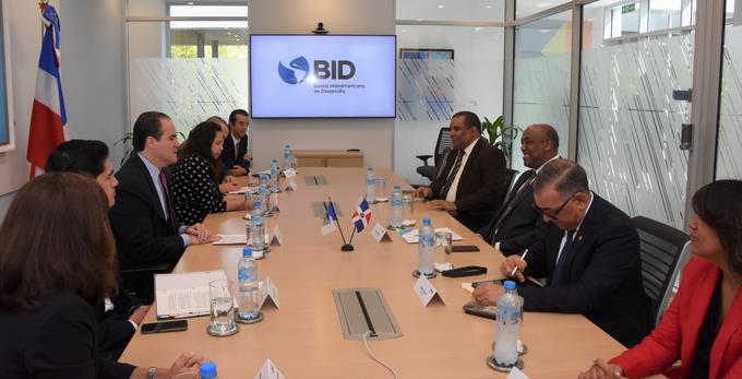 BID mantendrá apoyo al sector eléctrico local