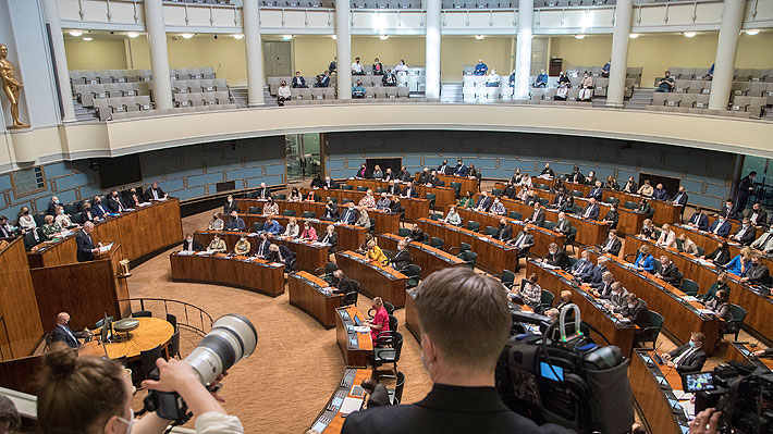 Parlamento de Finlandia inicia la discusión sobre el ingreso del país a la OTAN