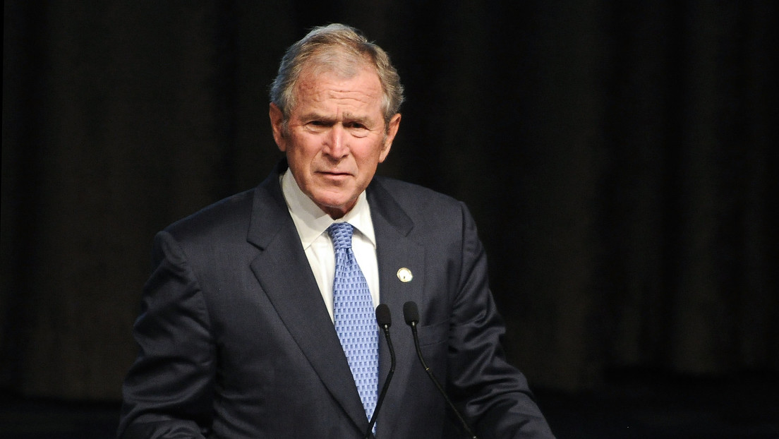 "Su misión es eliminar el mayor número posible de tropas rusas": George W. Bush habla con 2 bromistas rusos que se hacen pasar por Zelenski