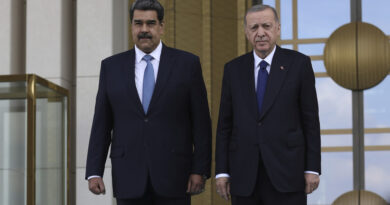 Maduro anuncia la firma de tres acuerdos "muy importantes" entre Venezuela y Turquía