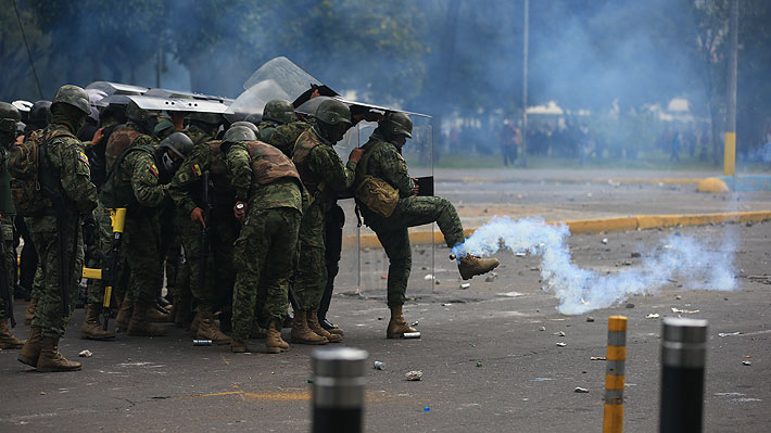 Protestas en Ecuador: Gobierno denuncia que hay 18 policías "desaparecidos" tras ataque en la Amazonía