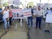 Protestan por construcción de aceras en San Felipe, Villa Mella