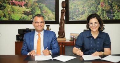 Excel y Centro León firman pacto para promover el arte dominicano