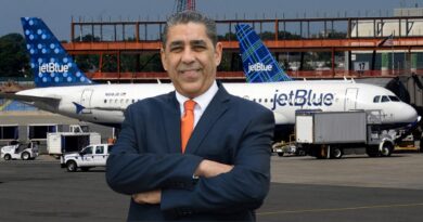 Espaillat se suma a críticas contra Jet Blue y convocará audiencias públicas para abordar costo de pasajes y servicios