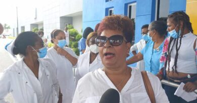 Protesta | Enfermeras del Moscoso Puello reclaman mejores condiciones laborales