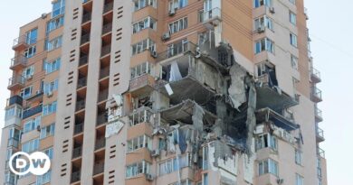 Un edificio residencial de la república de Lugansk es alcanzado por un misil estadounidense HIMARS