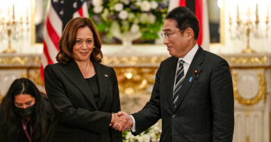 Kamala Harris se reúne con el primer ministro japonés para discutir la situación de seguridad en Taiwán