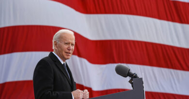 Biden: "Nómbrenme a un presidente de la historia reciente que haya hecho tanto"