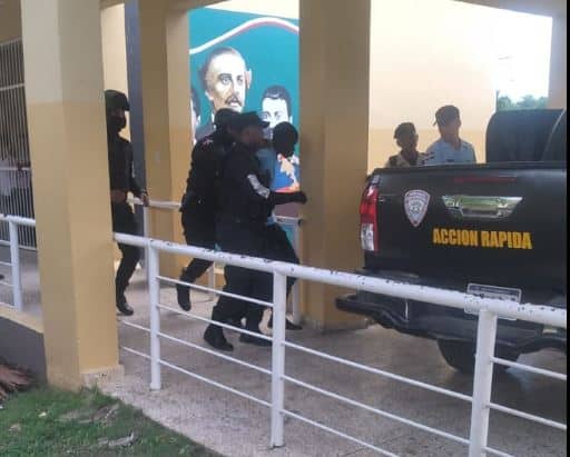 Tres estudiantes heridos de varias estocadas en una escuela de San Luis