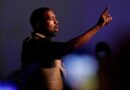 Instagram y Twitter restringieron las cuentas del rapero Kanye West por publicar mensajes antisemitas