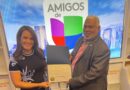 Corporán entrega reconocimiento de Reto Dominicano a presentadora dominicana  de Univisión Esperanza Ceballos