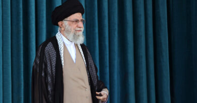 Líder supremo de Irán: "Aquellos que piensan que EE.UU. es un poder intocable, se equivocan"