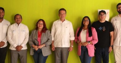 Ministro Bisonó respalda sector tecnologías de información; encabeza Ruta Industrial por empresa Intellisys en Santiago