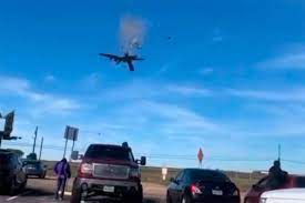 Seis muertos tras la colisión de dos aviones en una exhibición en Texas
