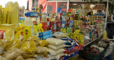Países pobres consumen solo alimentos básicos por la inflación, advierte FAO