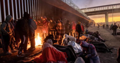 López Obrador critica el uso "politiquero" e "inhumano" a los migrantes en EE.UU.