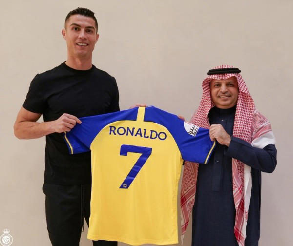 ¿Cuánto dinero ganará Cristiano Ronaldo por hora, minuto y segundo en el Al-Nassr?