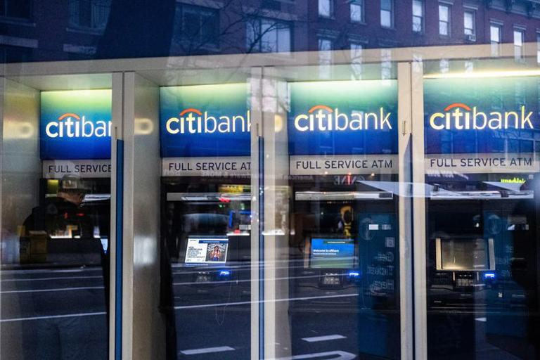Los bancos de Wall Street acumulan fondos para una posible recesión, muestran resiliencia