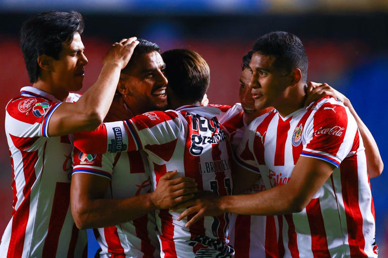 Mhoni Vidente pronostica a Chivas de Guadalajara como el ganador del Torneo Clausura 2023 en la Liga MX