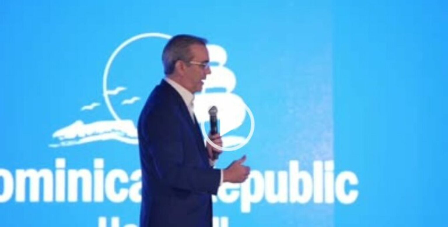 Abinader resalta importancia de agentes de viajes y turoperadores para turismo dominicano