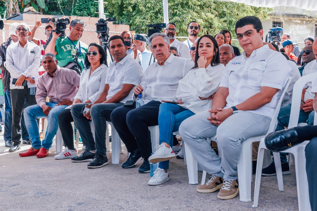 Director de la CAASD ingeniero Felipe Suberví (fellito) deja iniciados trabajos de remozamiento de la cañada del Túnel en Capotillo