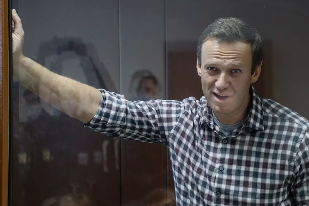 El opositor ruso Alexei Navalny acusó a Vladimir Putin de negarle atención médica tras enfermarse