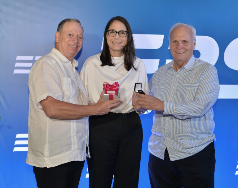 EPS reconoce antigüedad de colaboradores