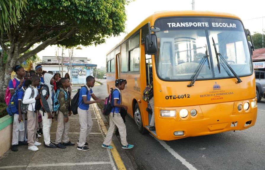 El Minerd extenderá el transporte escolar a Cambita, Palenque y Pedro Brand