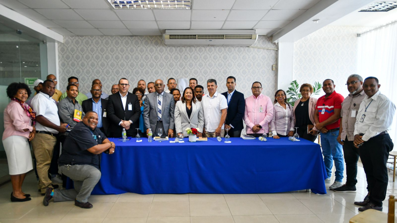Edeeste dispone acciones para mejorar servicio a comunitarios de Santo Domingo Este