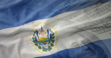 El Salvador paga deuda por 800 millones de dólares horas antes de su vencimiento