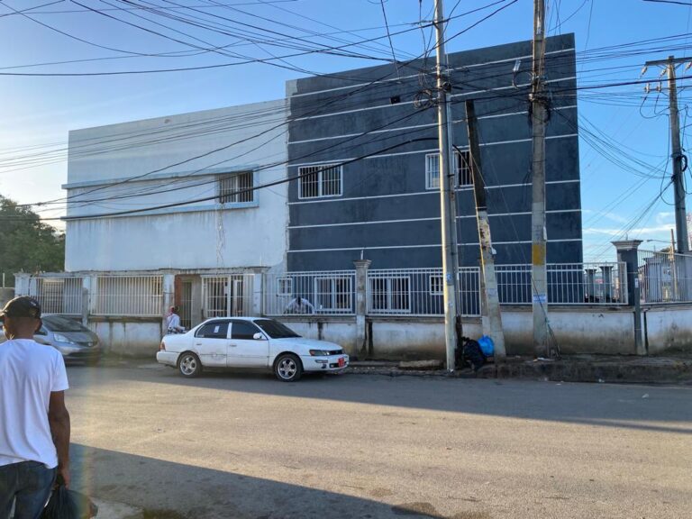 Una litis mantiene a Hospital de Villa Mella en condiciones deplorables