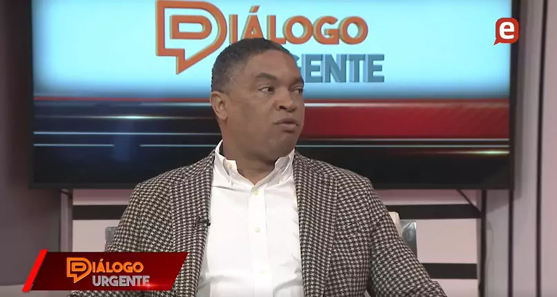Yvan Lorenzo acusa al Gobierno de entregar los bienes del Estado al sector privado