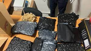 Incautan ocho libras presumiblemente marihuana camuflajeadas en cajas de cartón en el AILA