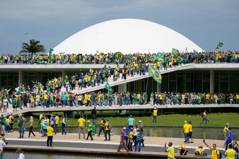 La Justicia de Brasil dictó prisión preventiva indefinida para 942 seguidores de Bolsonaro tras el intento de golpe