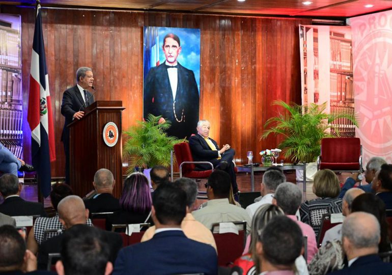 Leonel considera irrespetuoso que internacionalmente exijan nacionalidad dominicana a hijos de migrantes irregulares